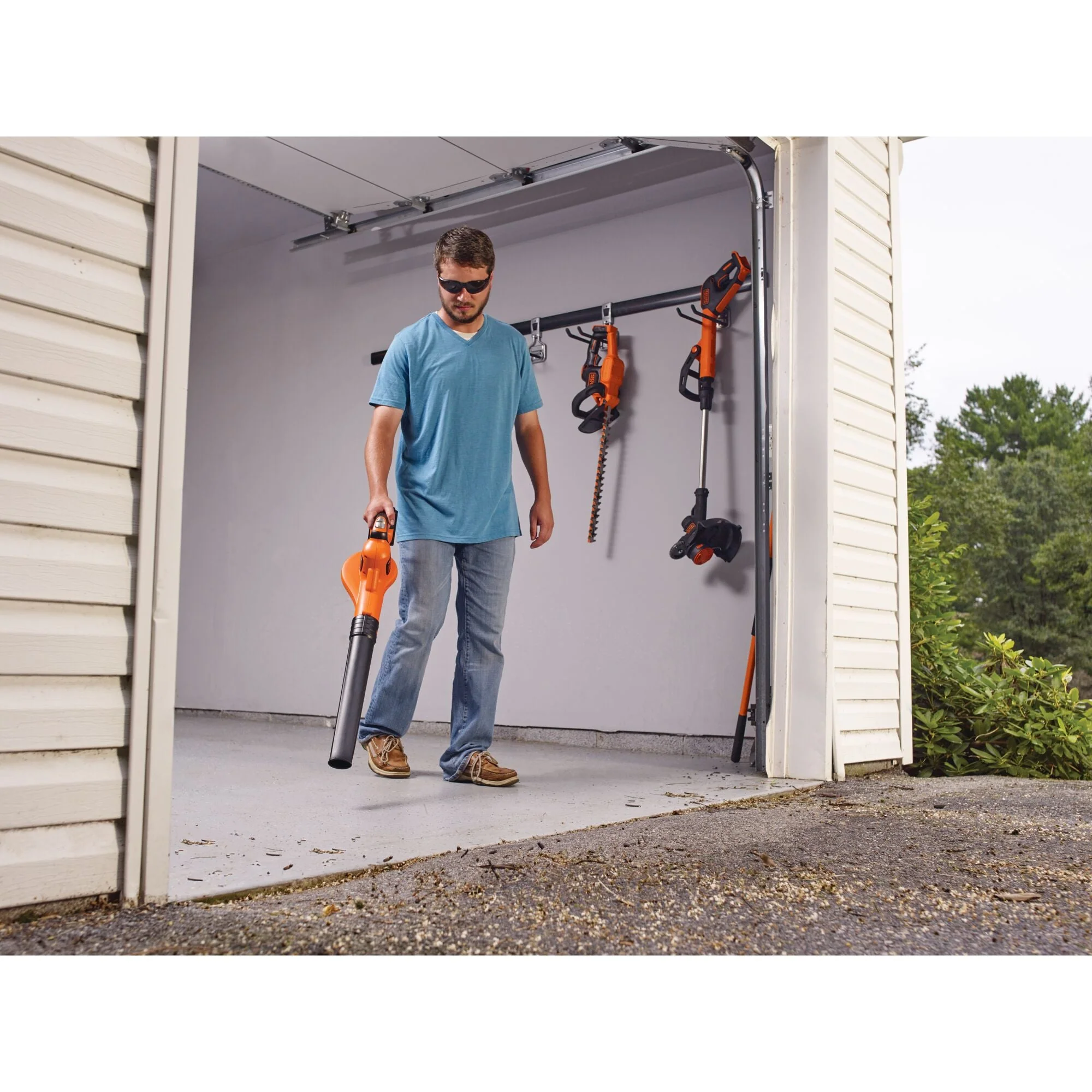 Black & Decker Cordless Sweeper With Power Boost - Image 10