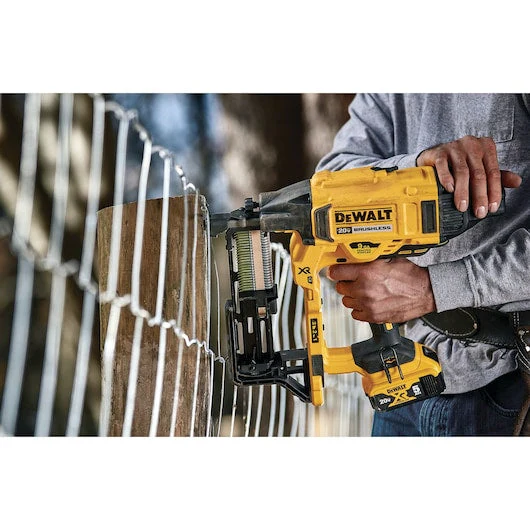 DeWalt Cordless Fencing Stapler 20V MAX* XR 9 GA - Image 3