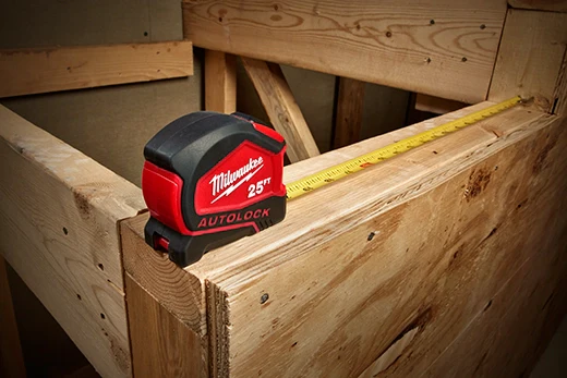 Milwaukee 25ft Compact Auto-Lock Tape Measure - Image 2