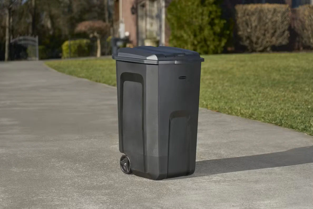 Rubbermaid Roughneck™ Vented Wheeled Trash Can - Image 3