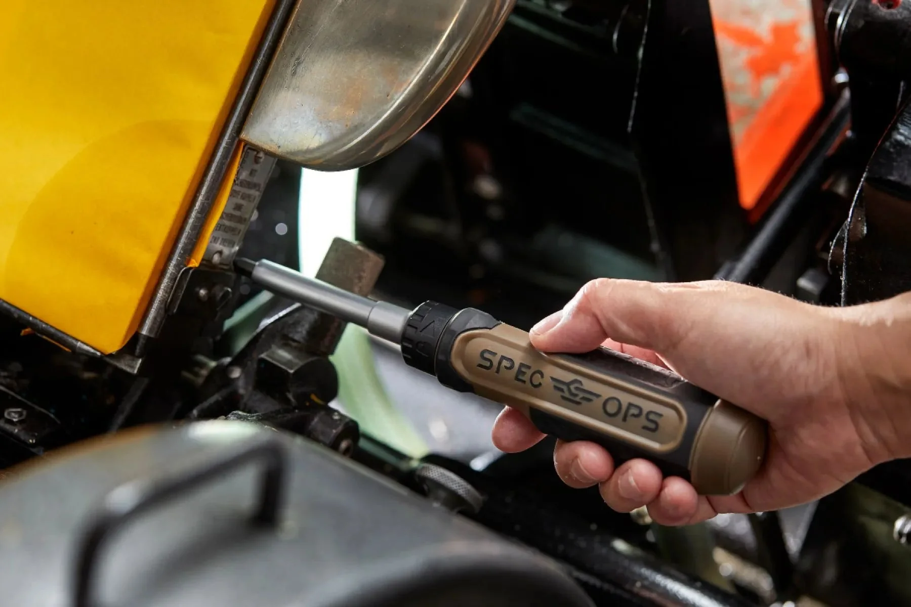 Spec Ops 12-in-1 Ratcheting Screwdriver - Image 8